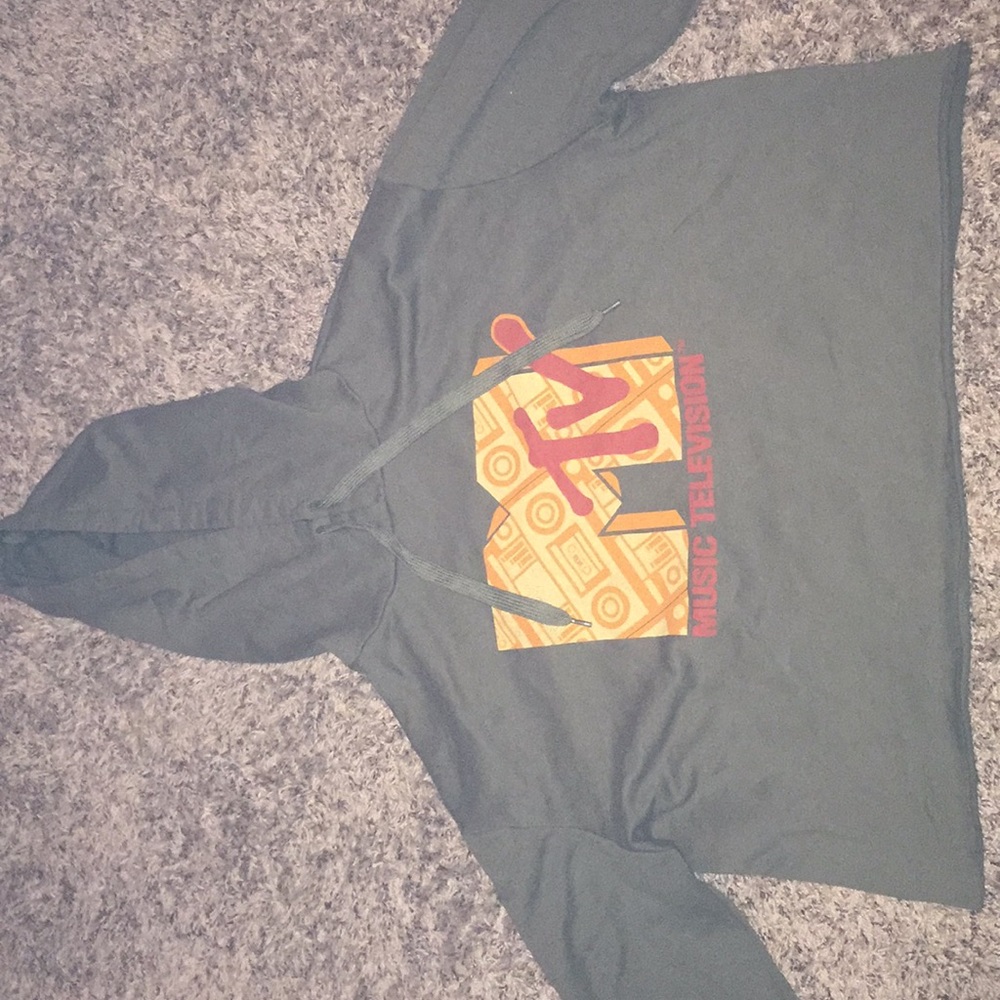 mtv long sleeve crop top